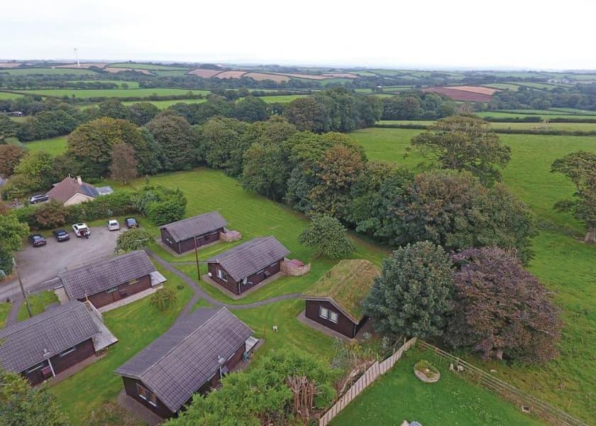 Avallon Lodge *