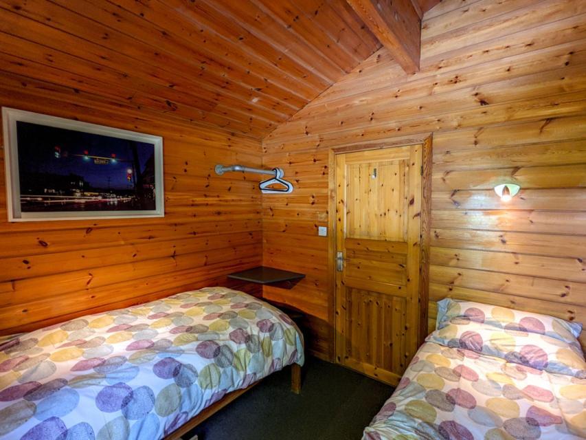 Avallon Lodge *